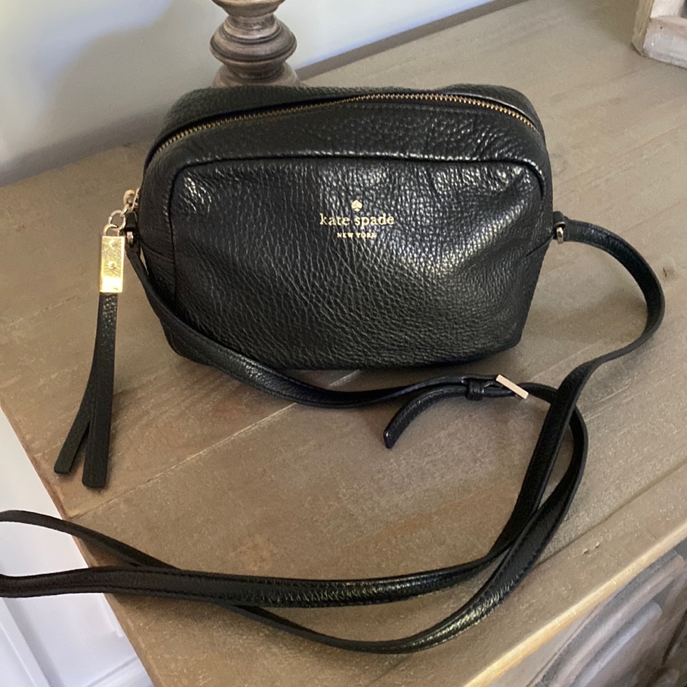 Kate spade black pebbled leather purse